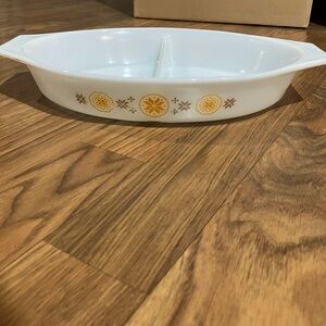 PYREX Town and country divided casserole dish